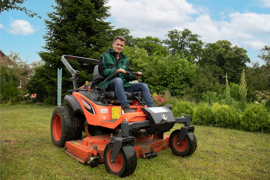 Mitarbeiter im Garten